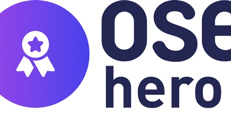 Powiększ grafikę: Opis: Logo OSEhero, czarny napis, po lewej stronie niebieskie koło z białą odznaką. W środku odznaki znajduje się kształt gwiazdki. 